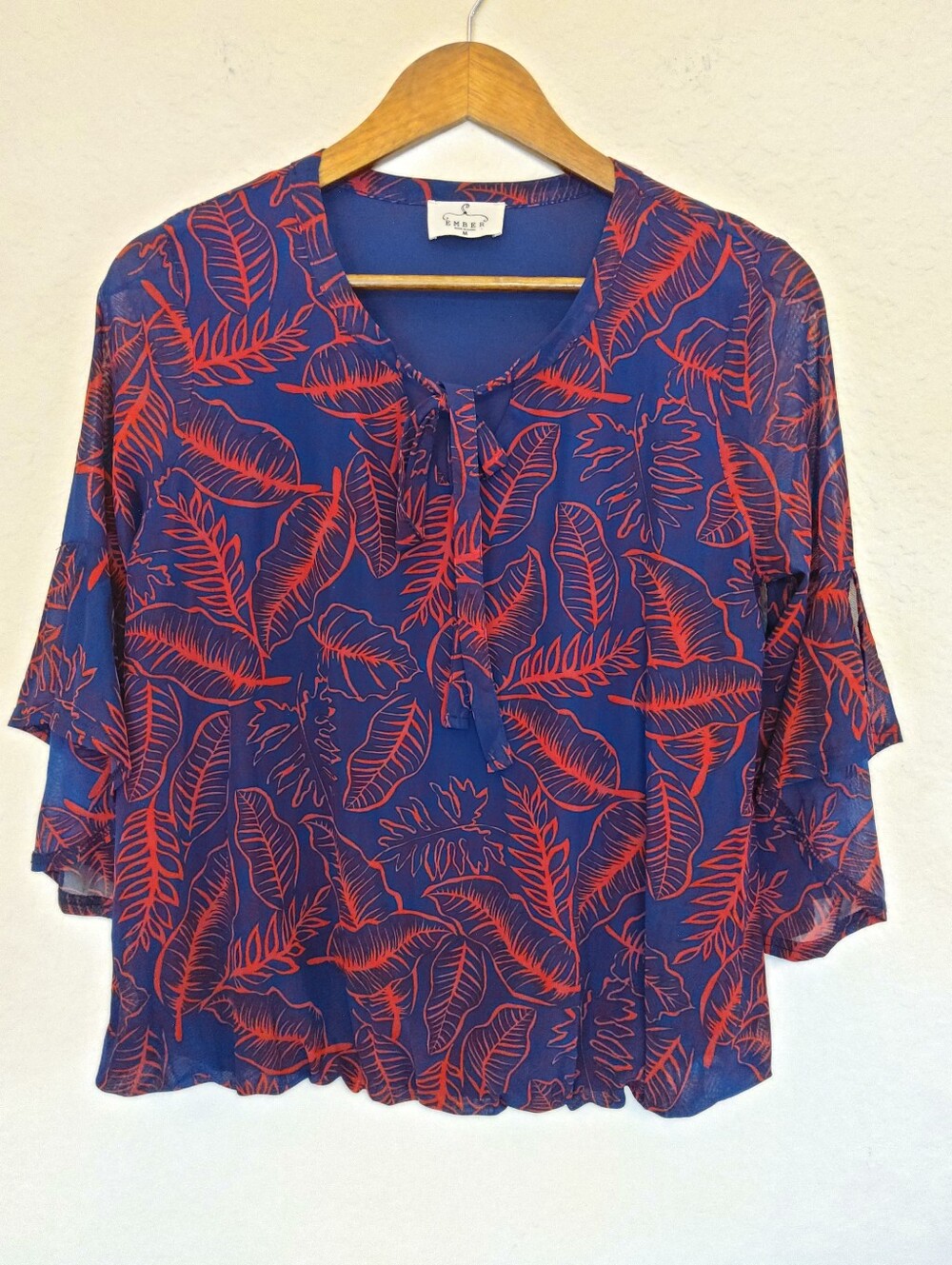 Ember‎ Blouse Womens Medium Blue Red Palm Flutter Sleeve Rolled Hem Resortwear